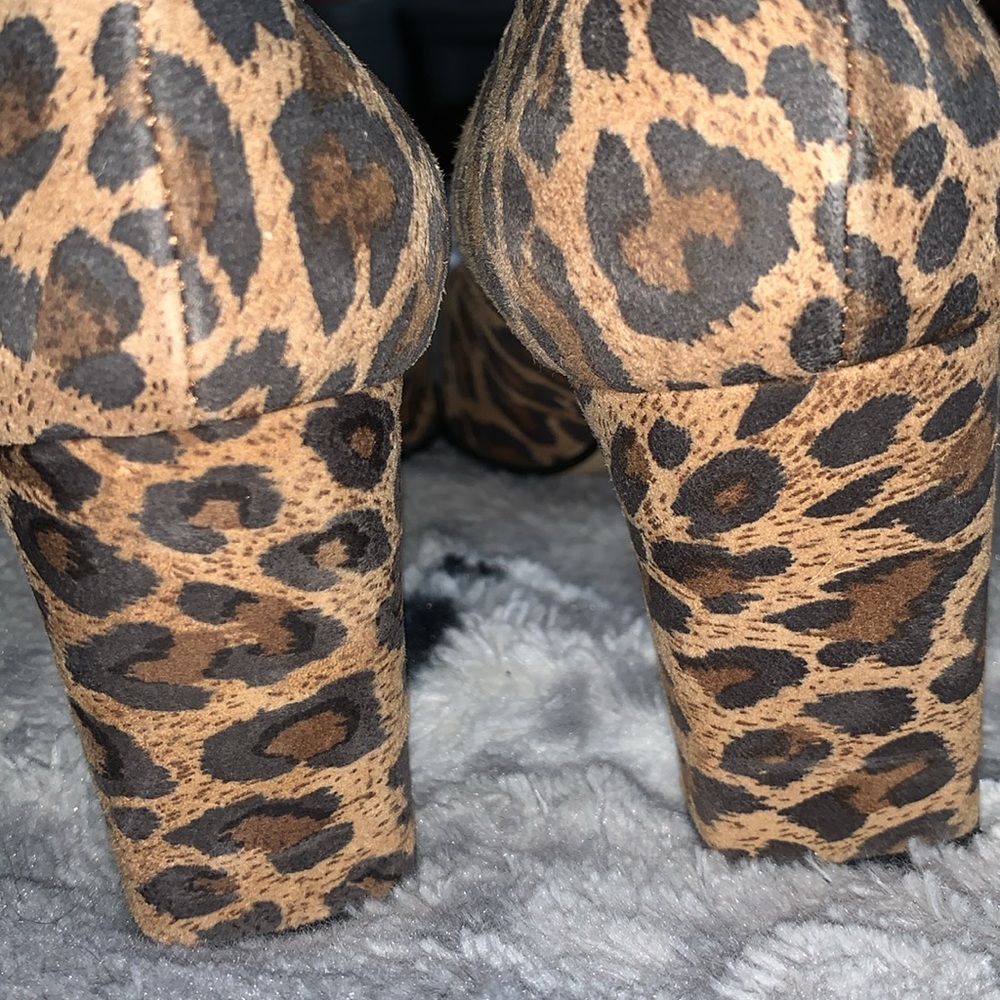 Costa Blanca Animal Print Heels — 8.5 Narrow - Picture 6 of 14